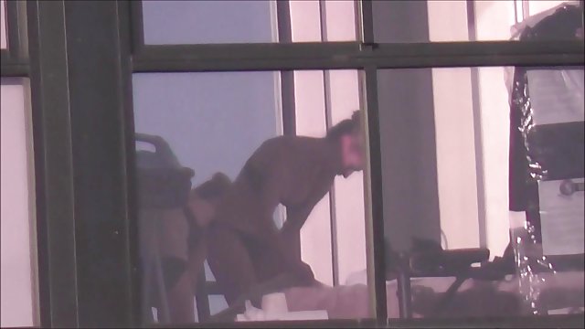 در طول ضرب و شتم ویبراتور او در مرحله رشد می کند