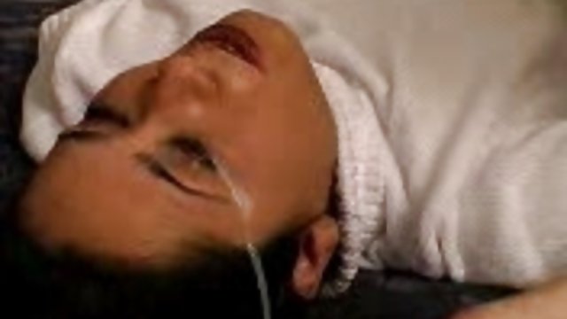 دختر آماتور دمار از روزگارمان درآورد خروس خود را و لیسید می شود