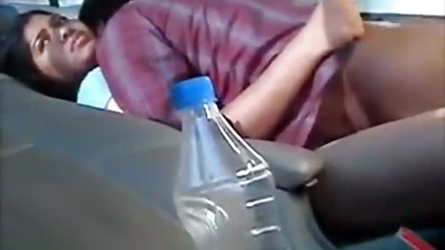 شلخته دارای موی سرخ خودش را با فاک می کند